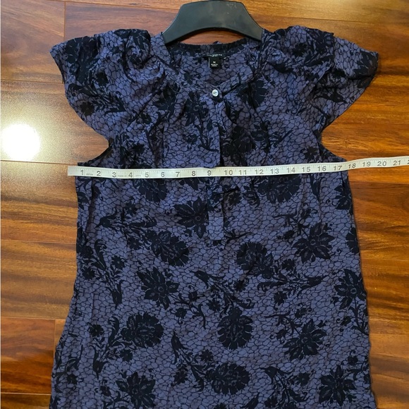 Ann Taylor 100% Silk Dark Blue formal Floral Ruffle top size medium - Picture 7 of 10